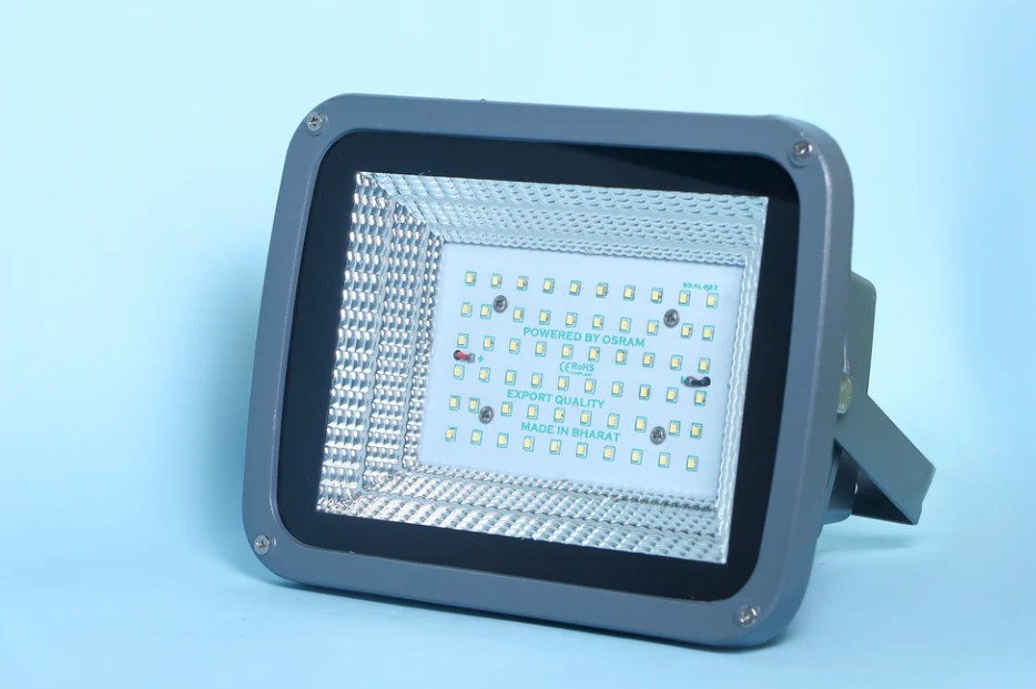 Liora Flood Light (Back Choke)